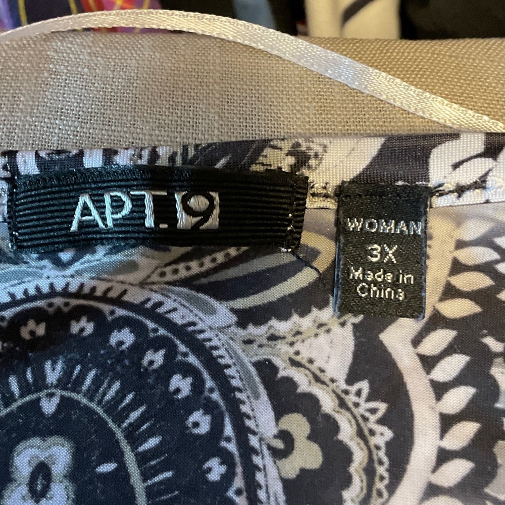 Apt. 9 Black and White Patterned Blouse - Picture 6 of 8